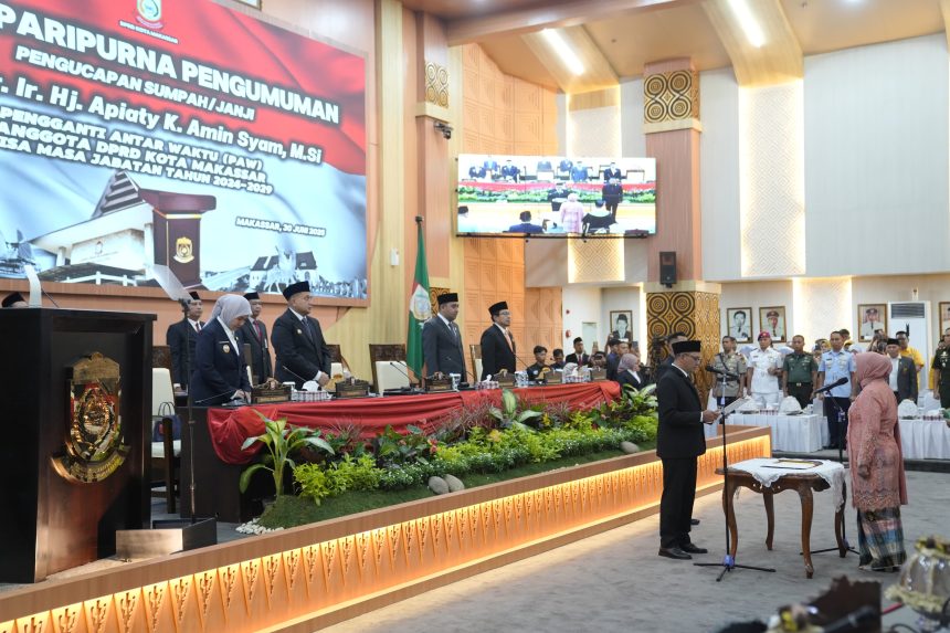 Dr.Hj.Apiaty K Resmi Dilantik DPRD Makassar PAW