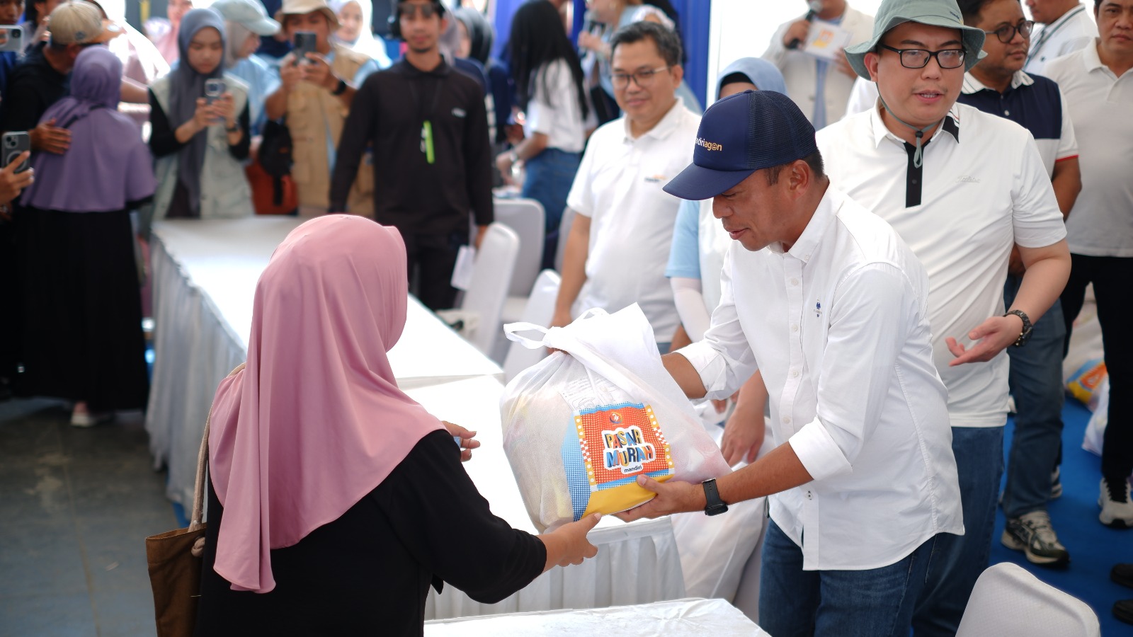 Atta Alva Wanggai : Pasar Murah Bukti Bank Mandiri Dekat dengan Masyarakat