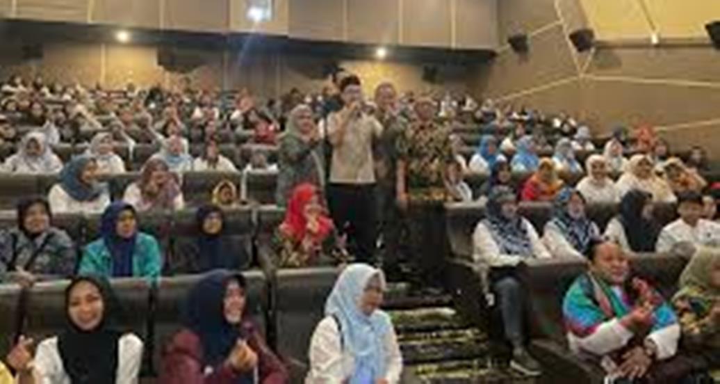 Dinas PPKB Kota Makassar Nobar Film ‘Panggil Aku Ayah’