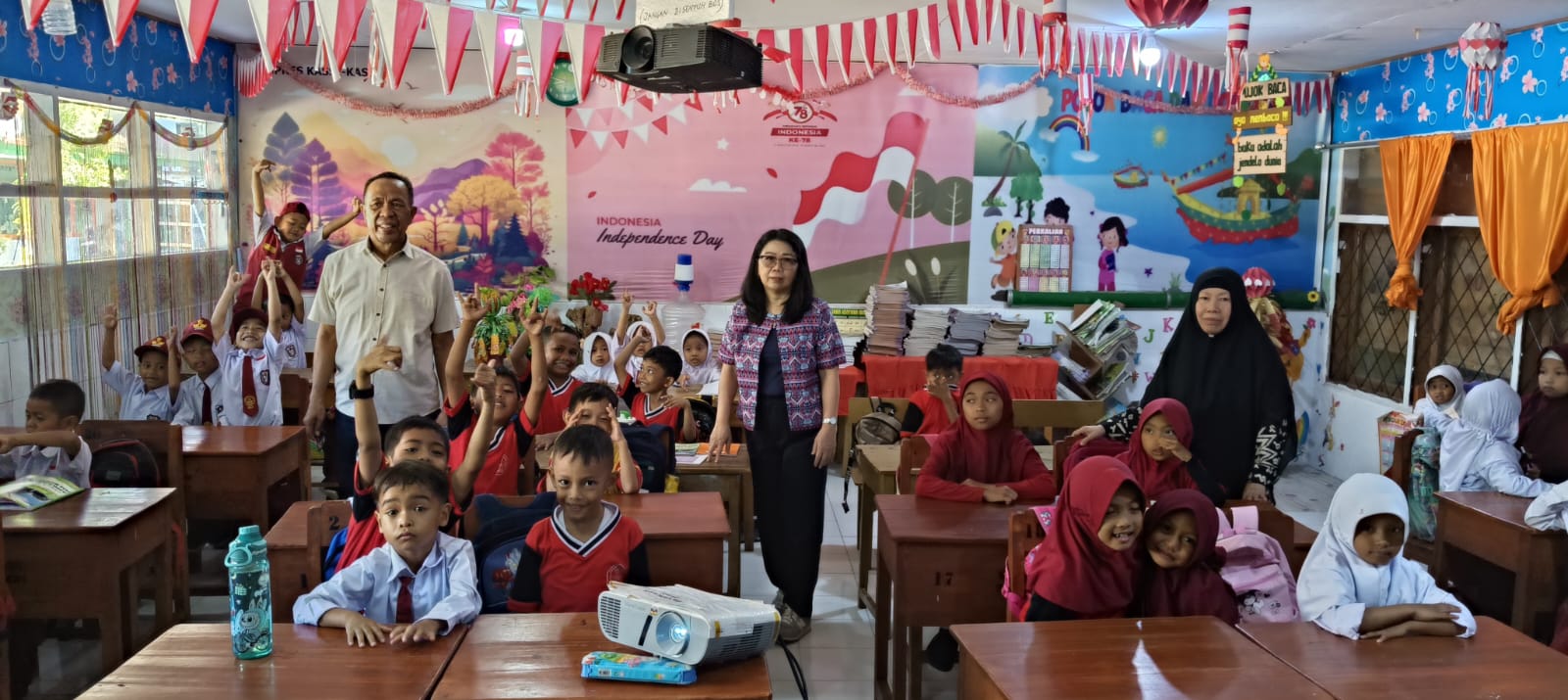 Dosen Kesehatan Gigi Poltekkes Makassar Buat Senyum Ceria Murid SD Kassi Kassi
