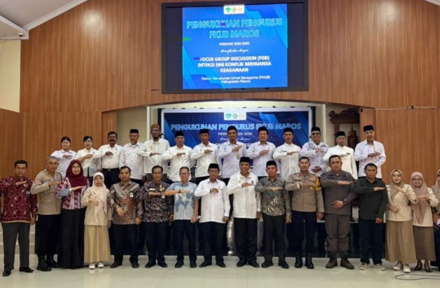 Asisten Pemerintahan Pemkab Maros Kukuhkan Pengurus FKUB Periode 2025–2030