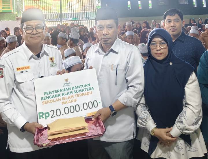 Sekolah Islam Terpadu Ma’arif Donasi Korban Bencana Sumatera Melalui BAZNAS Makassar