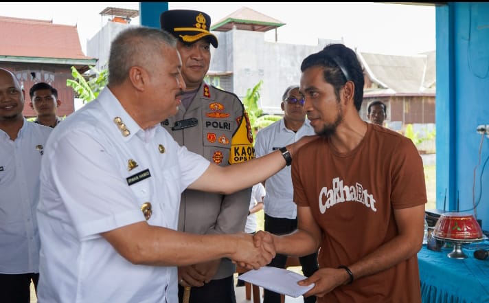 Pemkab Pinrang Kembali Salurkan Bantuan kepada Korban Bencana di Lanrisang