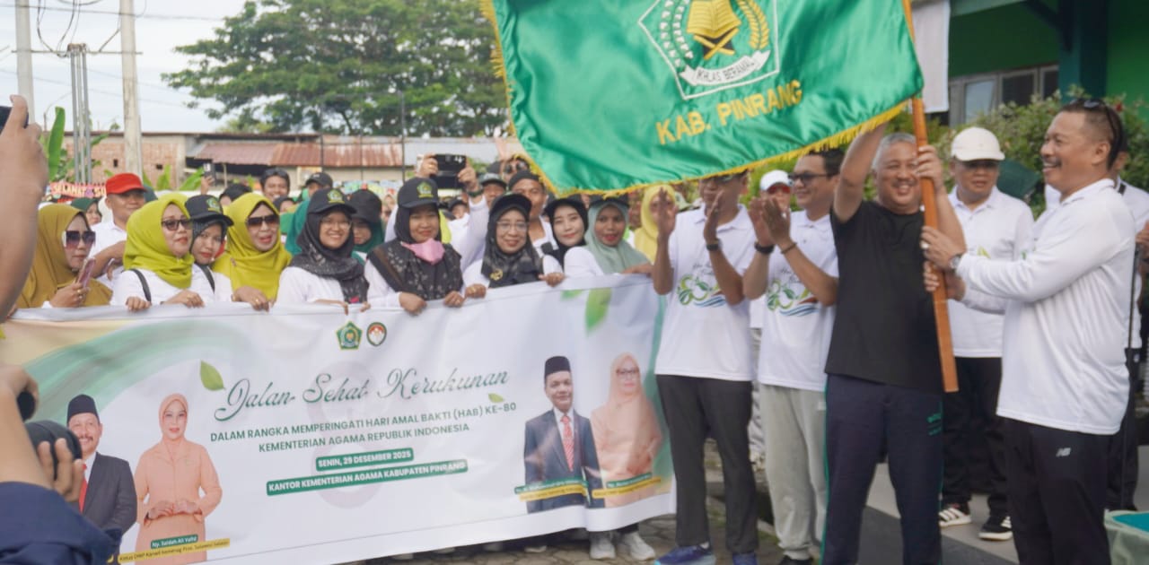 Ribuan Peserta Jalan Santai Ramaikan Hari Amal Bakti Kemenag