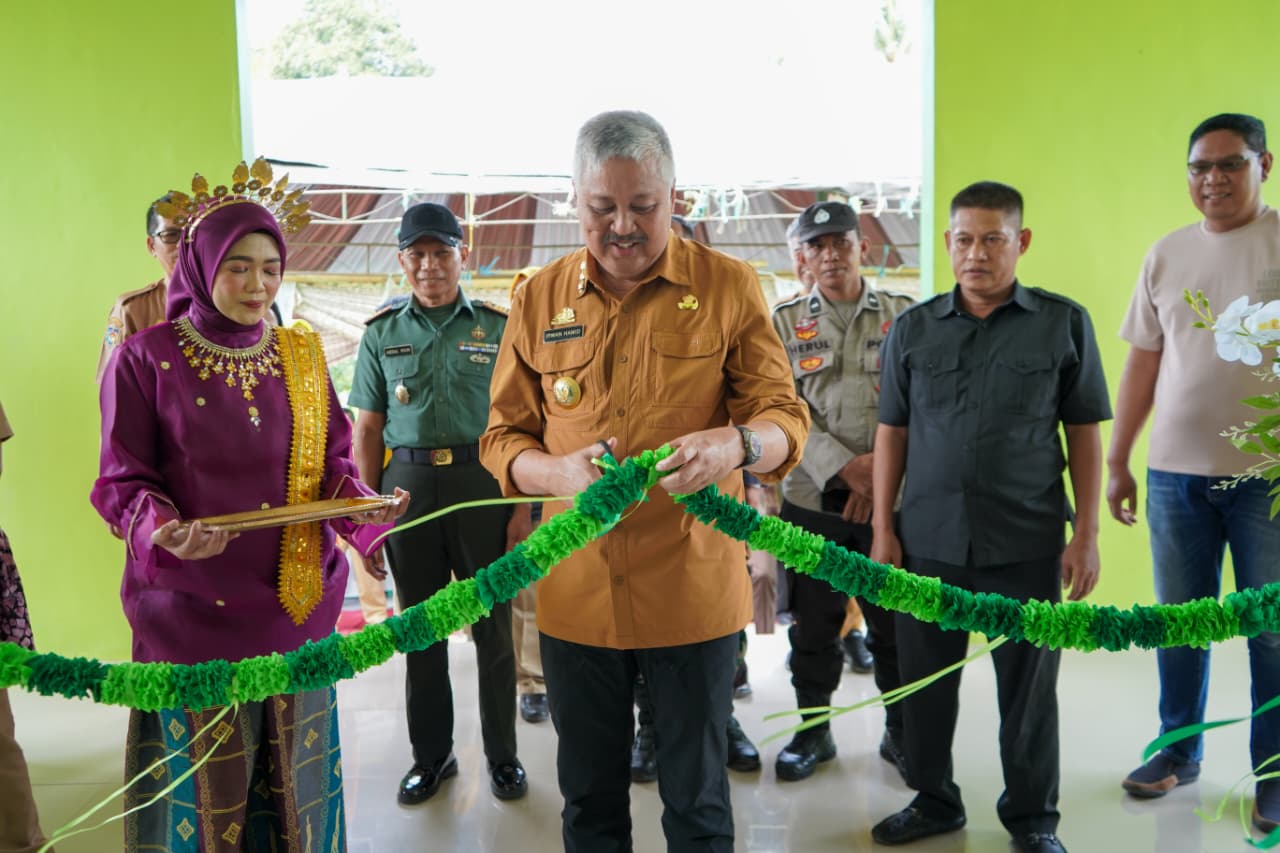 Bupati Irwan Resmikan Puskesmas Malimpung