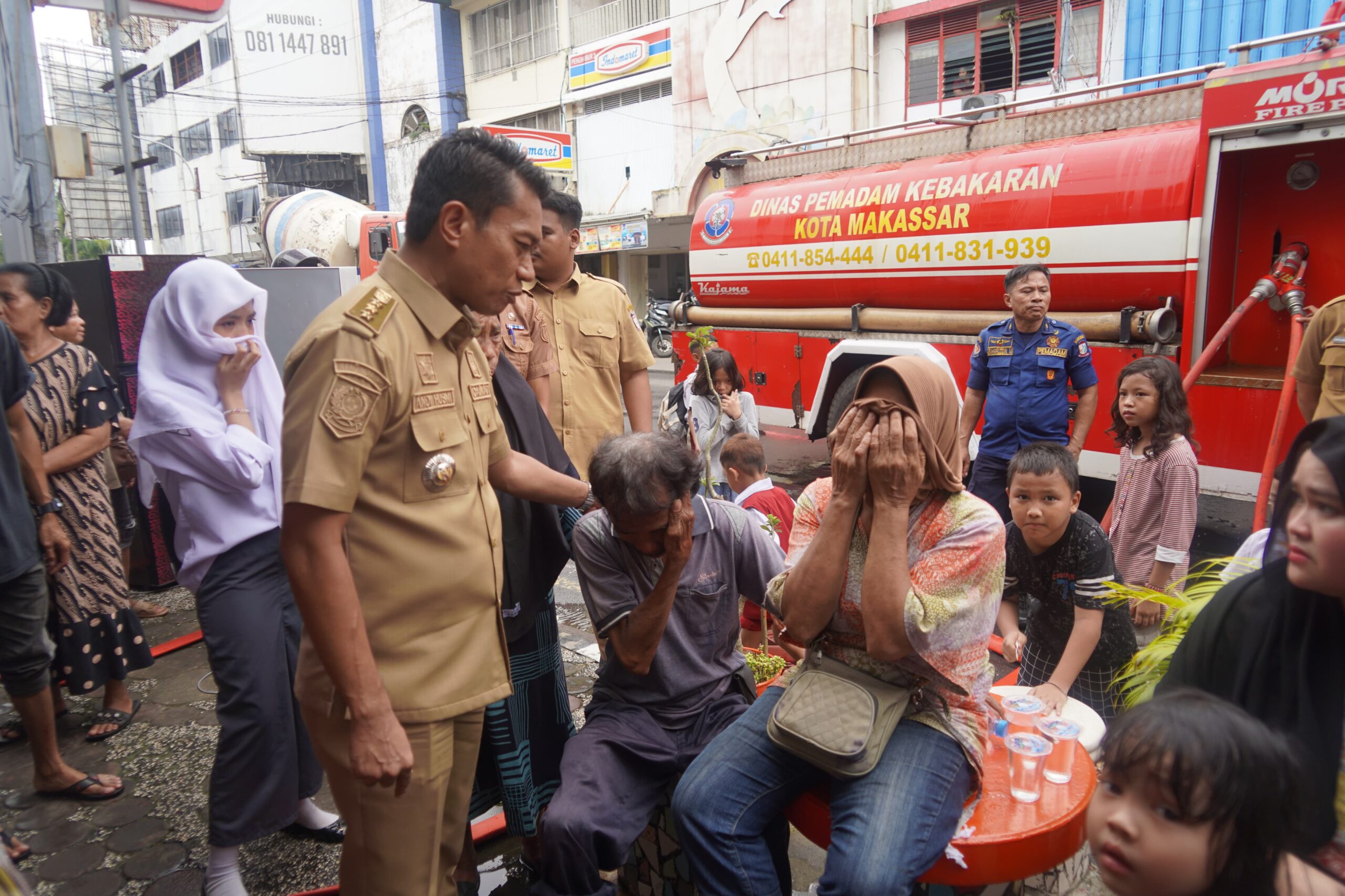 Camat Ujung Pandang Tinjau Lokasi Kebakaran di Bilogading
