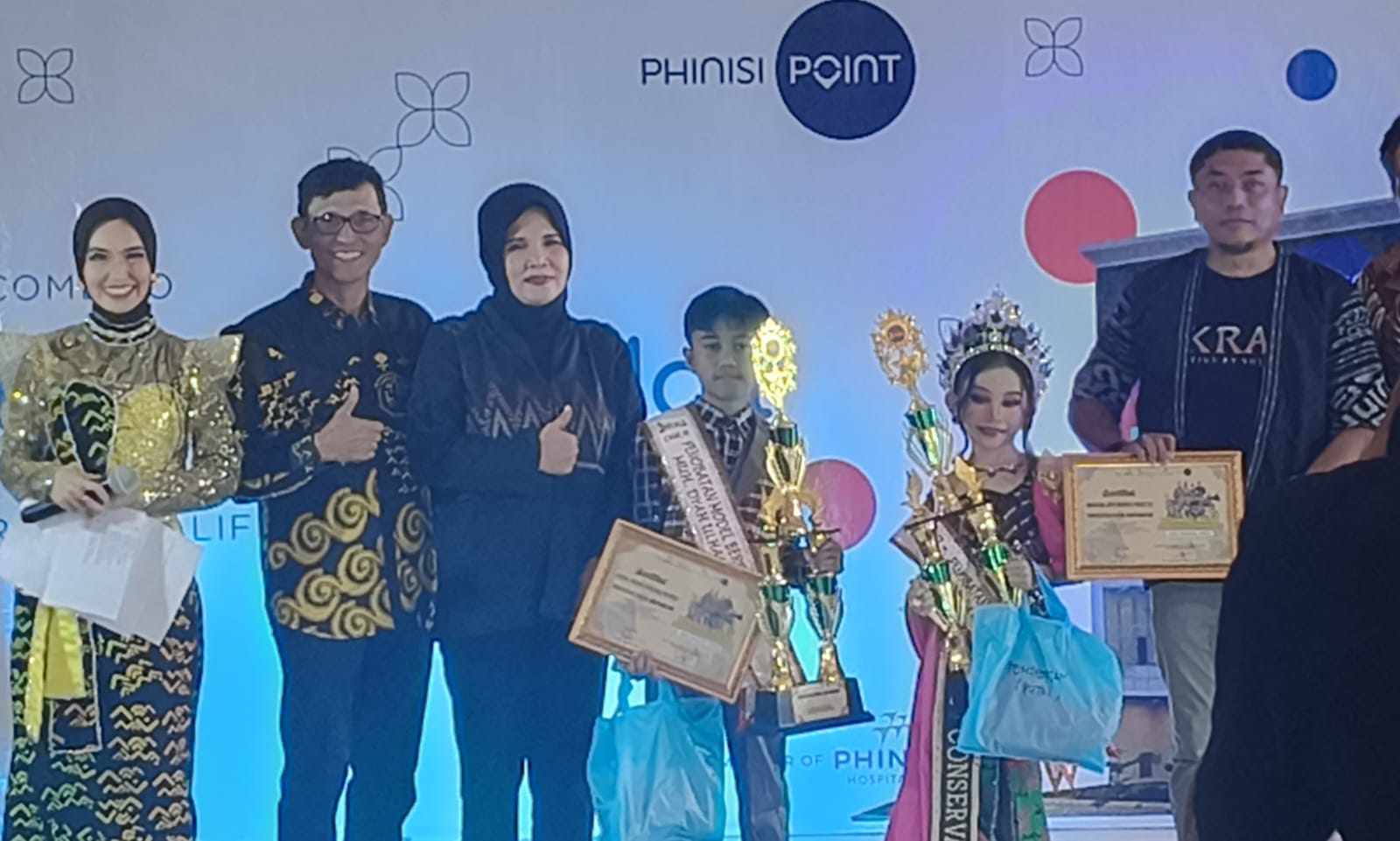 UPT SDN 8 Pinrang Dinobatkan Sebagai Model Wastra Berprestasi di Sulsel