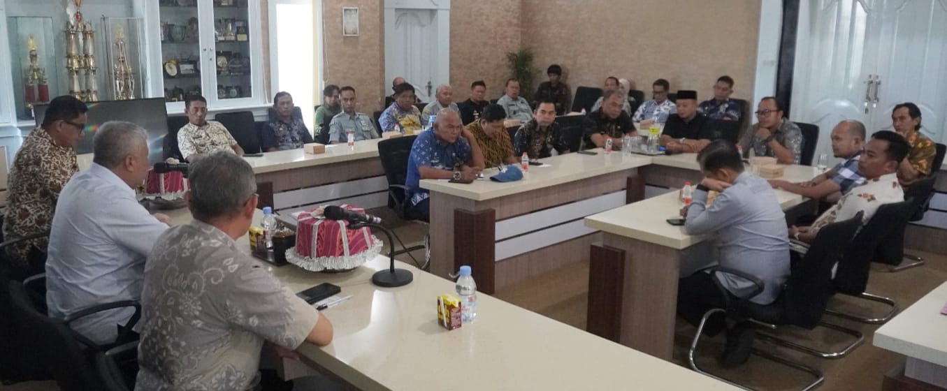 Tindaklanjuti Taklimat Presiden, Bupati Irwan Hamid Pimpin Rakor Bersama Jajaran Pemkab Pinrang