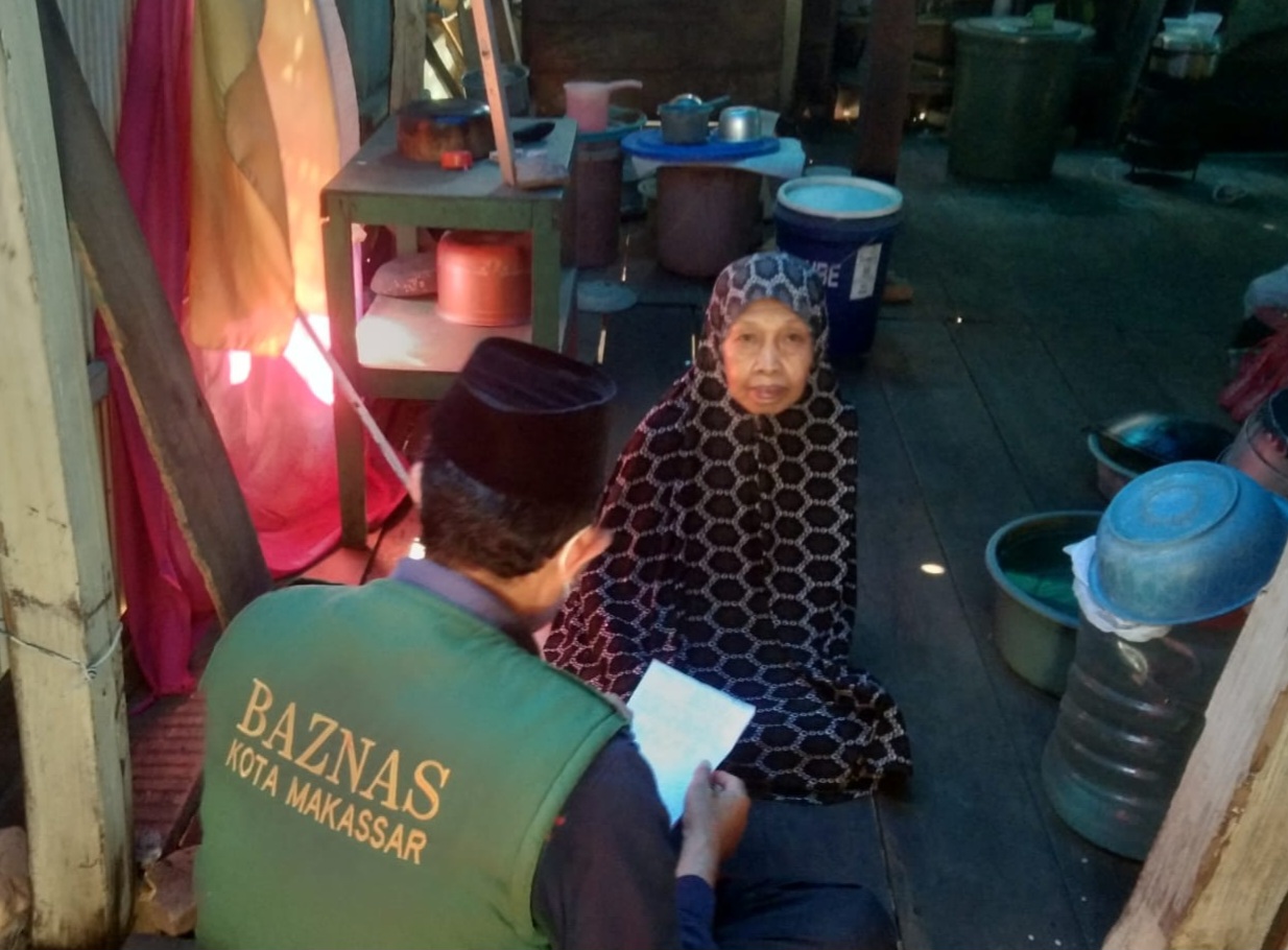 Tim BAZNAS Asesmen Janda Lansia di Pontiku