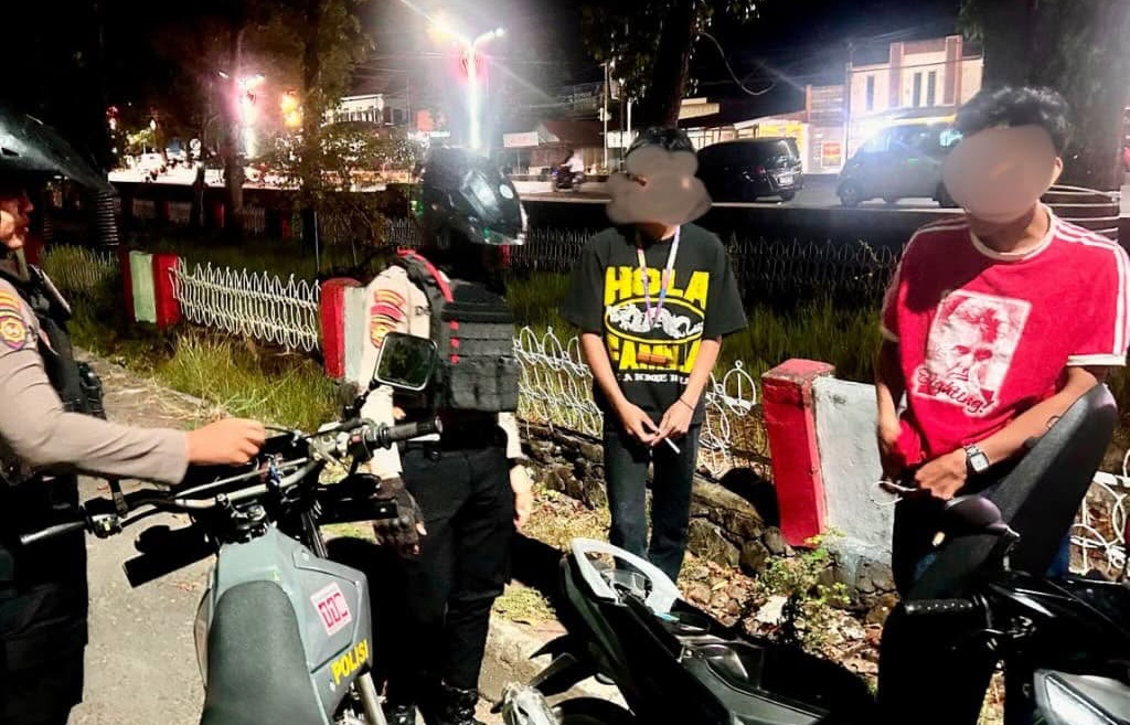 Perintis Presisi Sat Samapta Polres Takalar Patroli Blue Ligth, Perkuat Rasa Aman di Malam Hari
