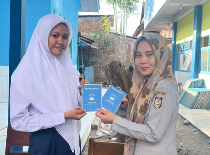 Sensasi Petualangan Literasi SMPN 38 Makassar: Pacu Minat Baca Murid Lewat Paspor Baca GELINCIR