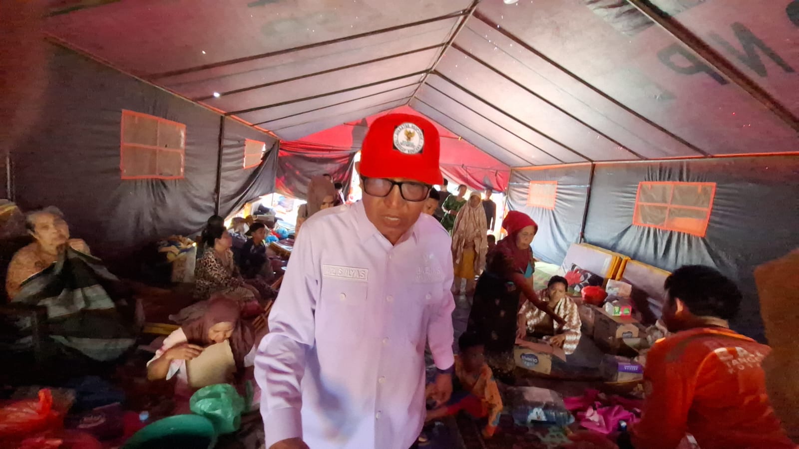 Waka II BAZNAS  Pimpin Distribusi Makanan Siap Saji Bagi Korban Kebakaran Tallo