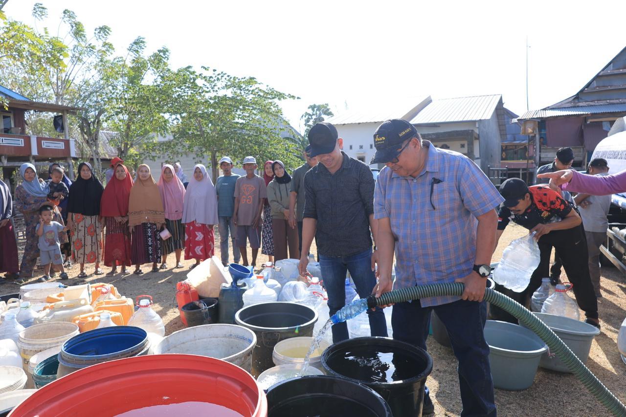 Hadapi Dampak El Nino, PDAM Takalar Kerahkan Puluhan Tangki Salurkan Air  di Tiga Desa, Kecamatan Laikang