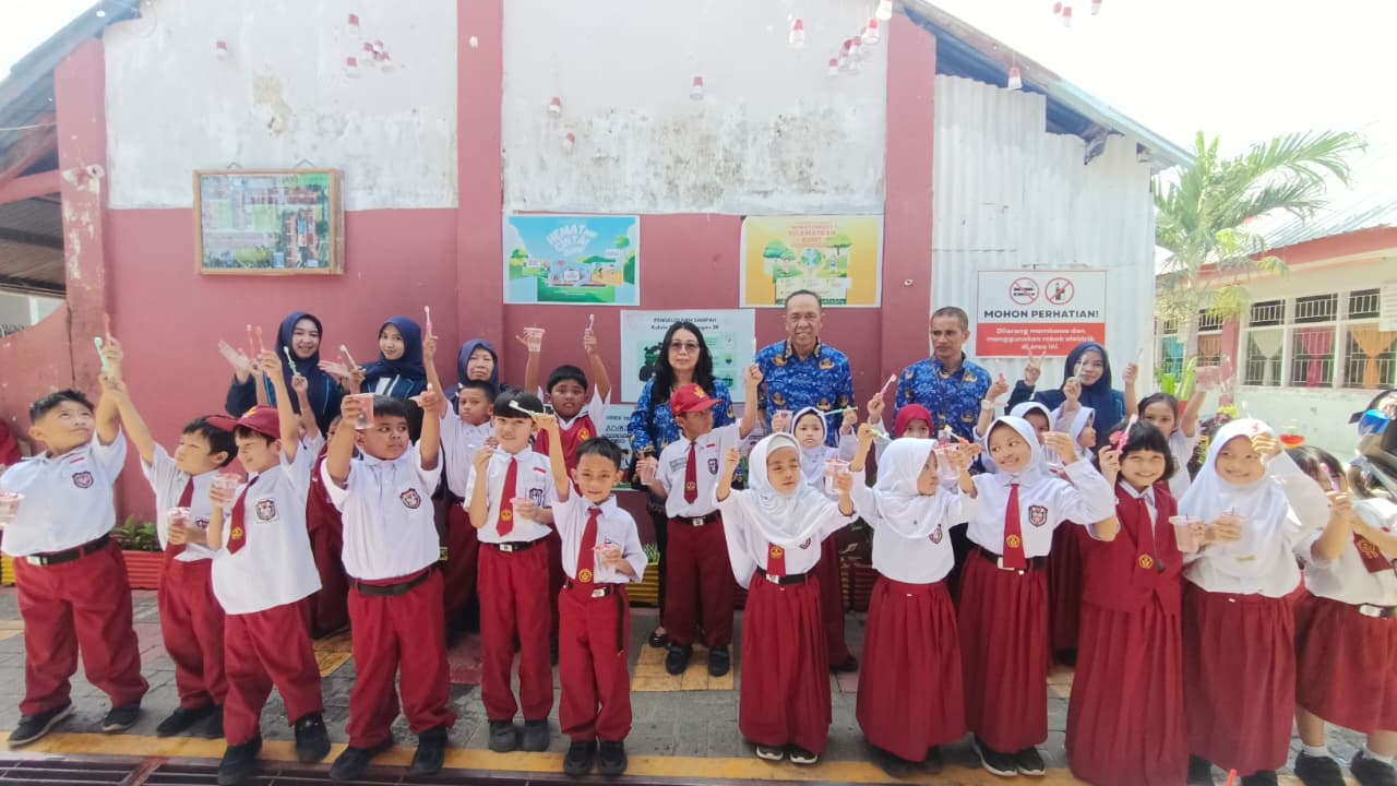 Dosen Jurusan Kesehatan Gigi Poltekkes Makassar Pengabdian Masyarakat di SD Tidung