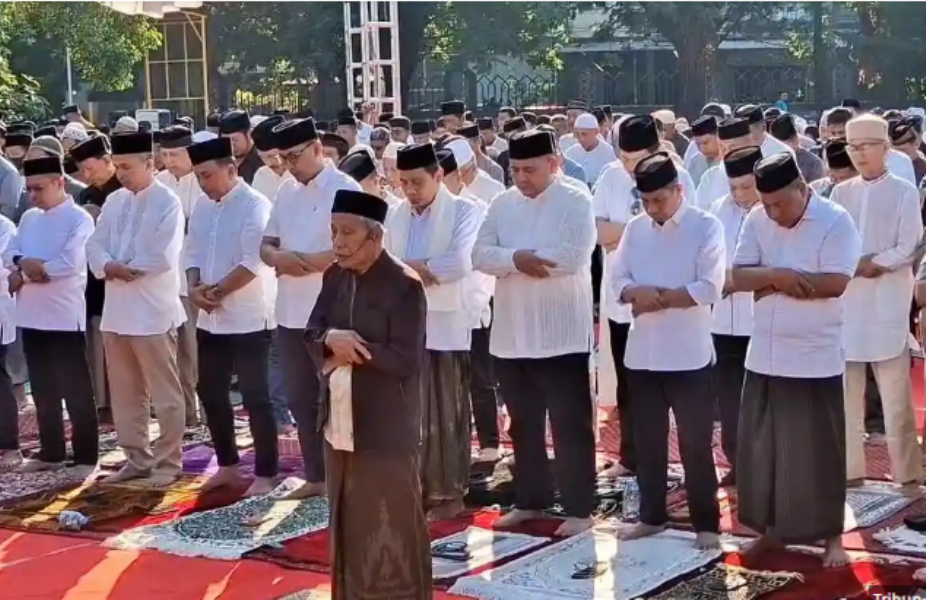 Pimpinan BAZNAS Bersamai Walikota Makassar Shalat Istisqa