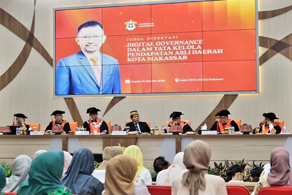 Momen Gubernur Kaltara Zainal Paliwang Jadi Penguji Promosi Doktor Administrasi Publik Unhas