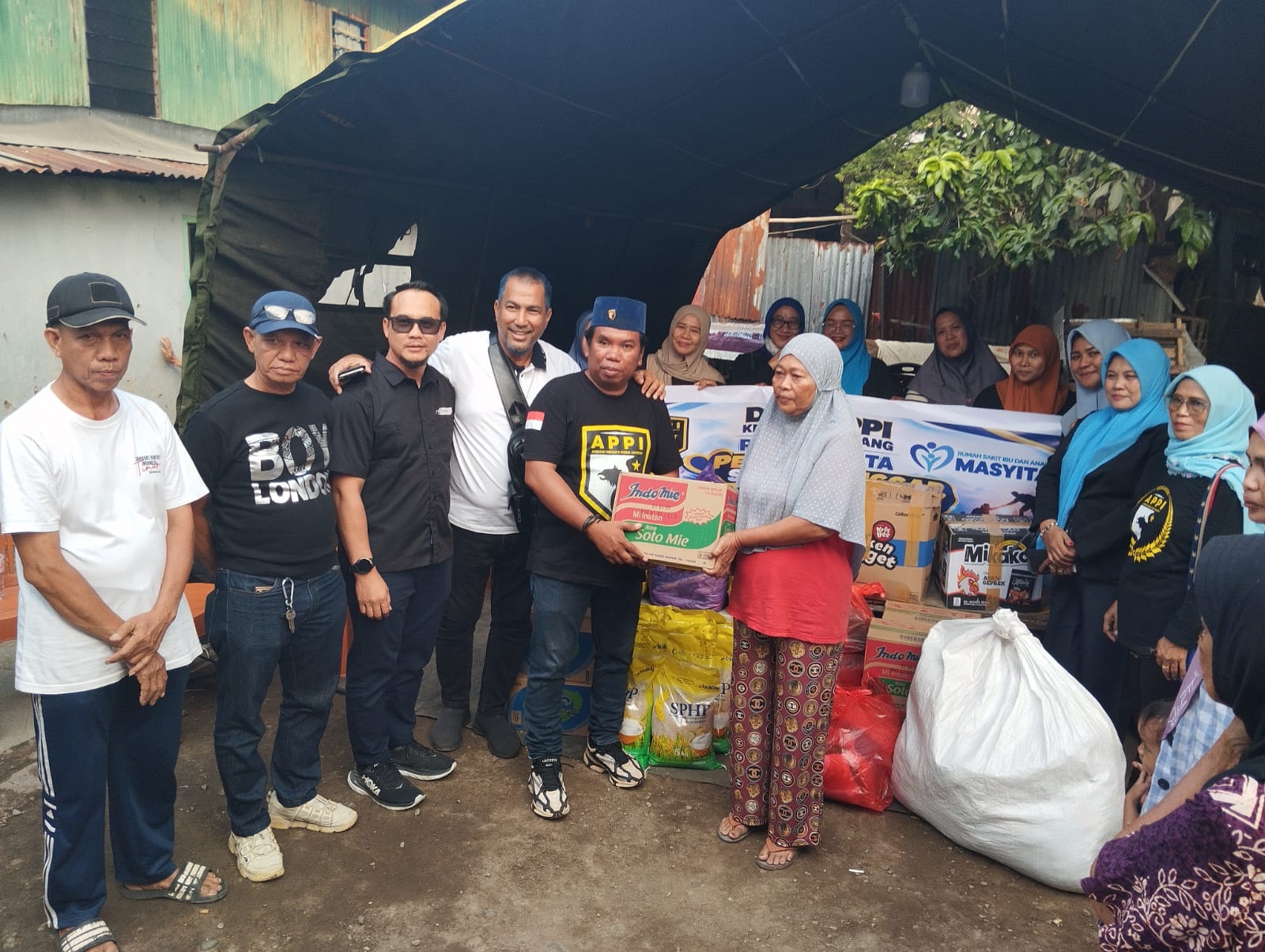 Ormas APPI Solidaritas di Tengah Korban Kebakaran Pampang